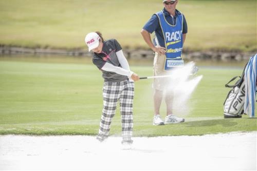Fairway-bunker-David-Burness-Womens-Golf Fairway-bunker-David-Burness-Womens-Golf