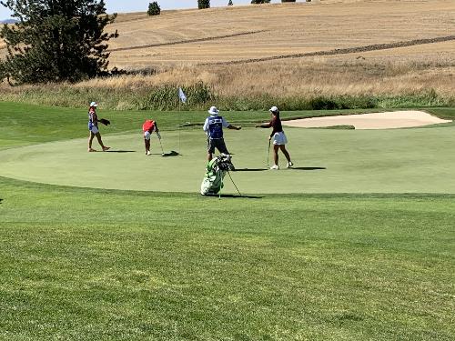 Our winner in red, Peiyun Chien, putting Our winner in red, Peiyun Chien putting